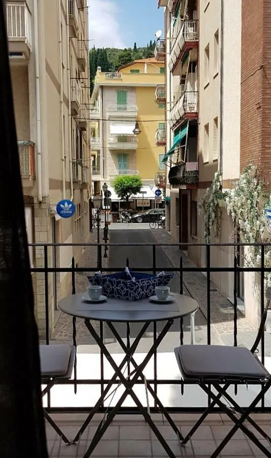 Appartamento Holidays In Alassio